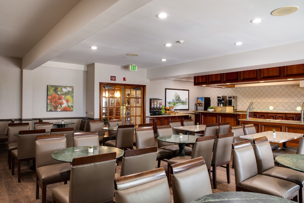 Ayres Suites Mission Viejo 40/49