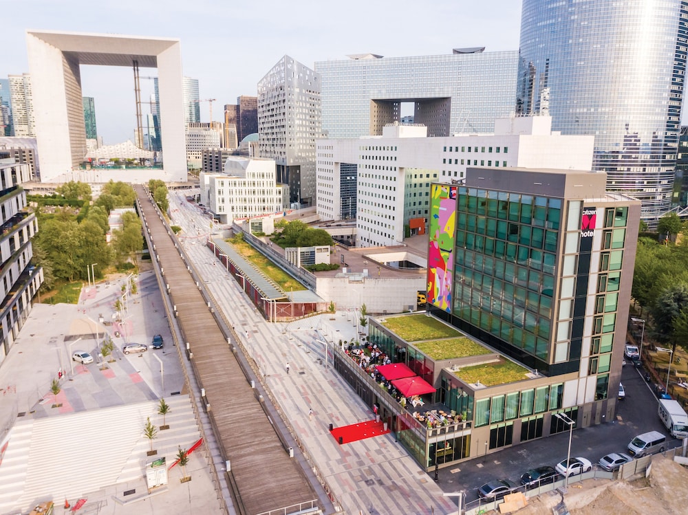 CITIZENM PARIS LA DEFENSE 37/42