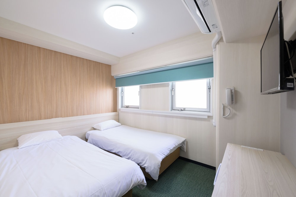 ROOM, TWIN BEDS, ANNEX