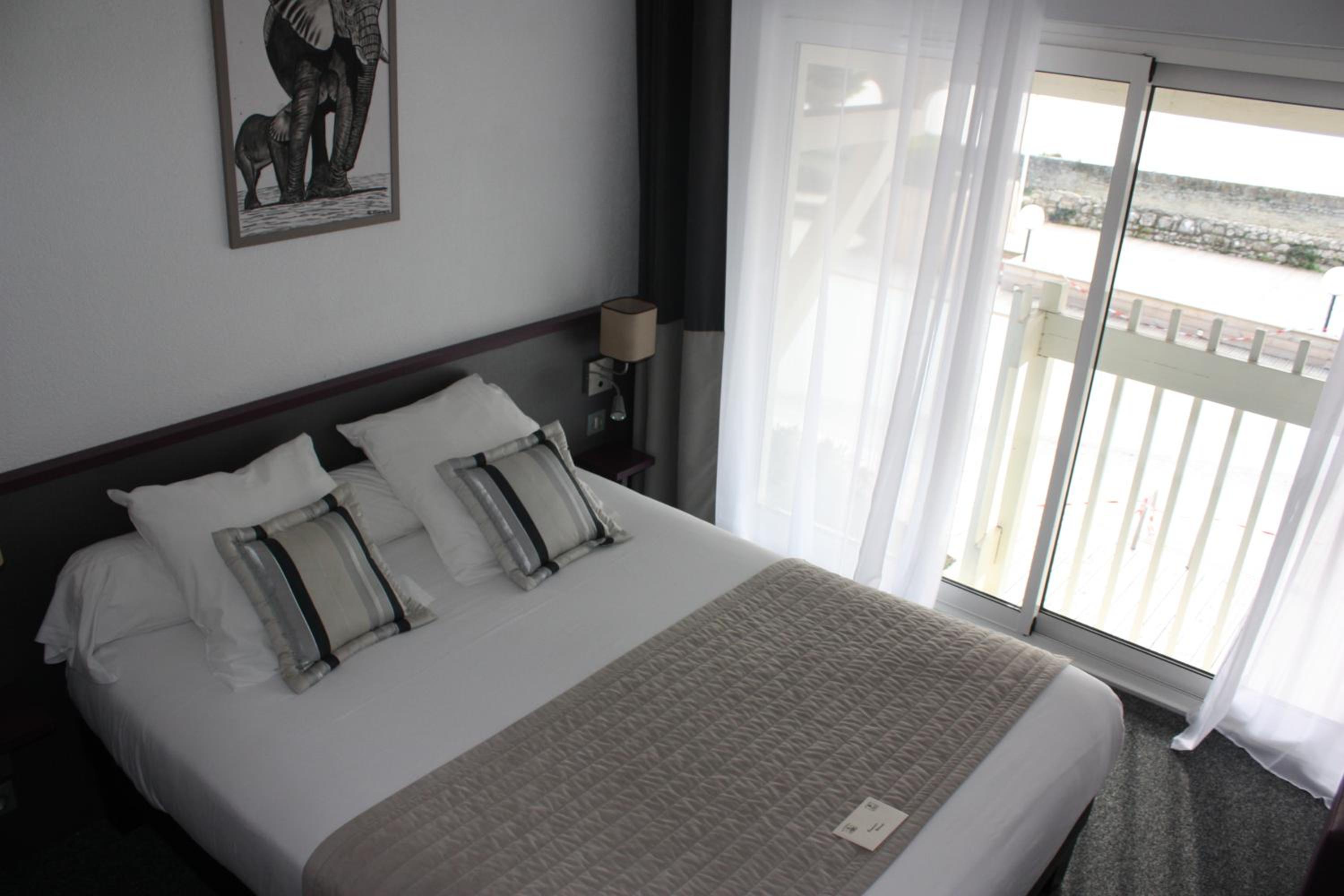 غرفة قياسية بسرير مزدوج بإطلالة، Hotel La Citadelle 8/10