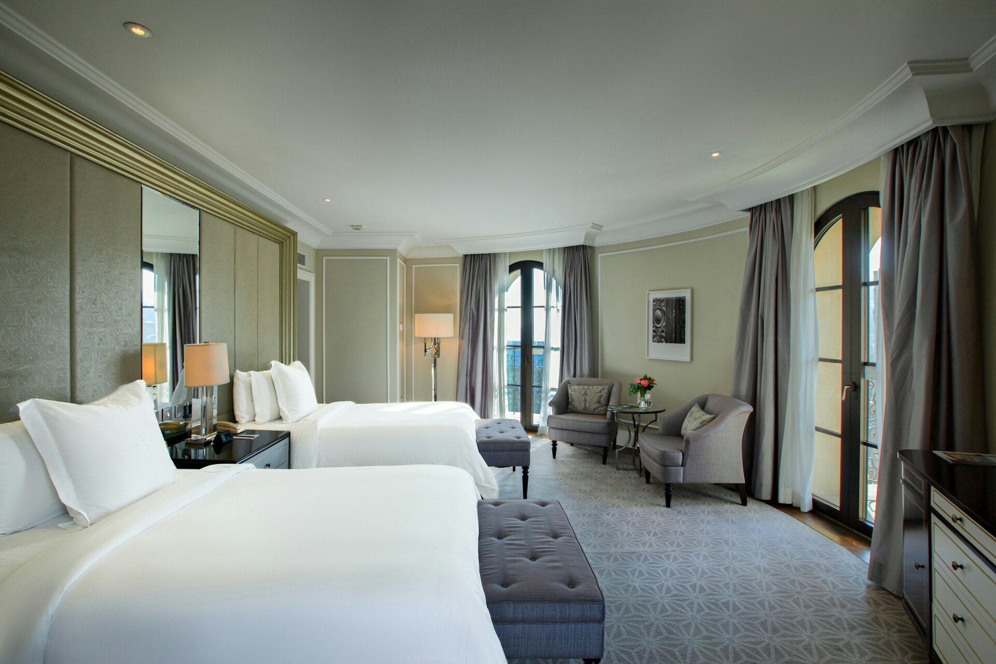 PREMIER, KING BED, PARK VIEW