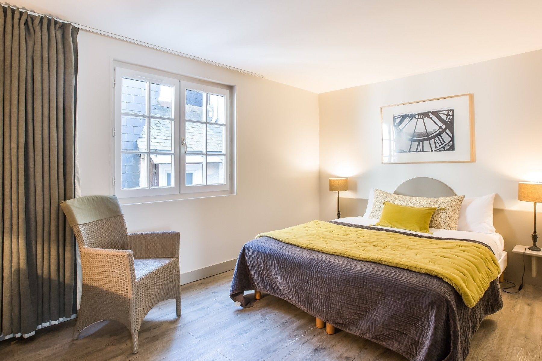 ROOM, TWIN BEDS