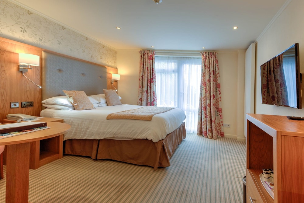 Langstone Cliff Hotel 11/80