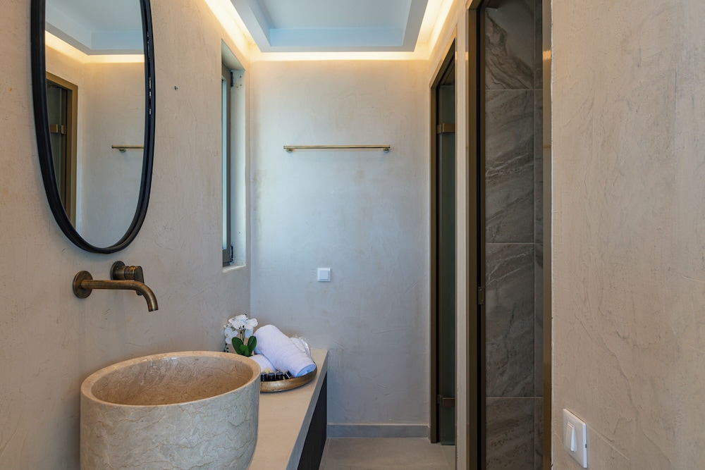 Naiades Beach Hotel – Adults Only 129/132