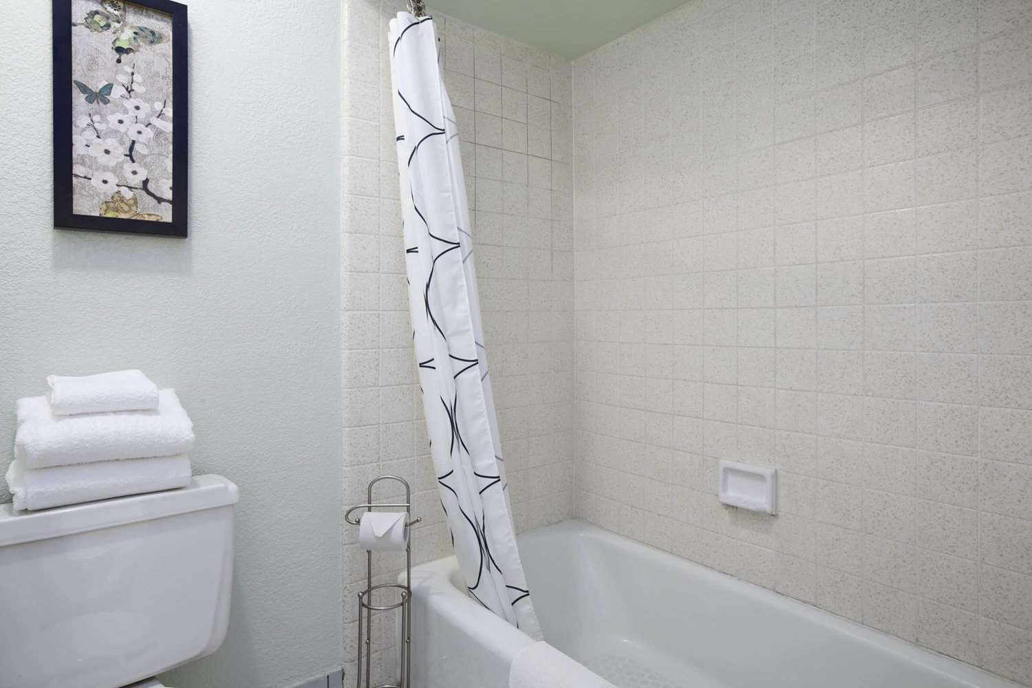 Studio6 Suites Stockton, CA – Waterfront 18/18