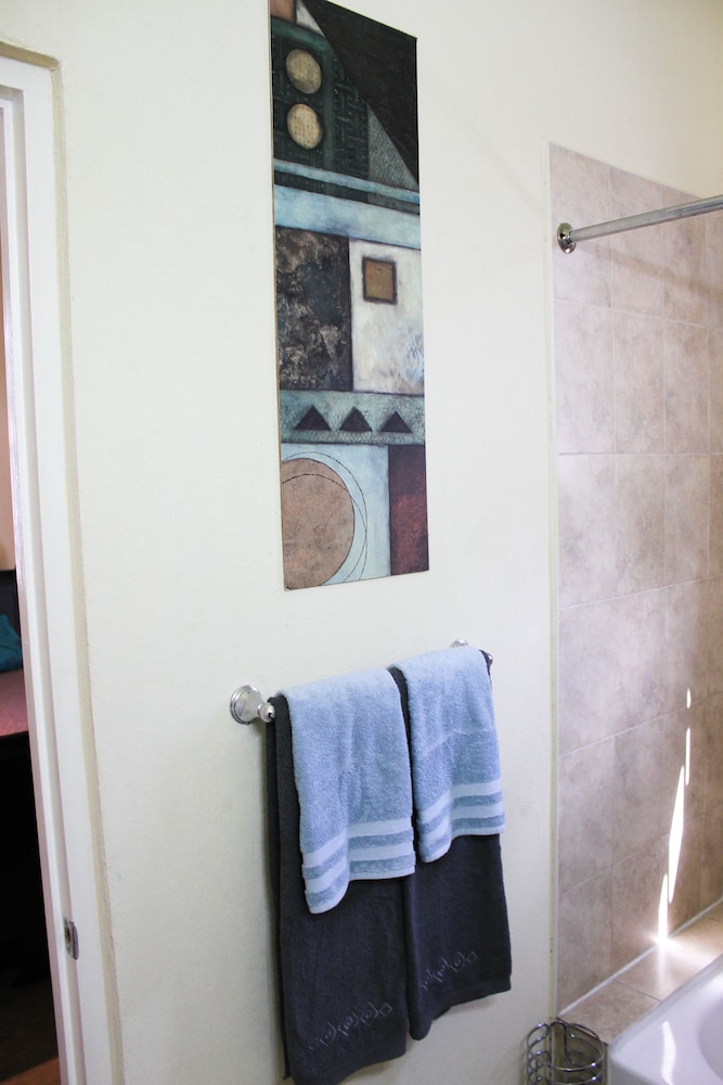 Eclipse Suite Guest Apartments 52/77