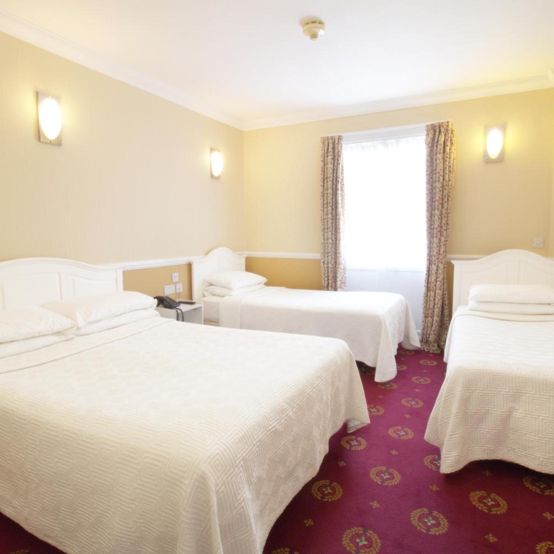 غرفة رباعية، Balmoral House Hotel 2/5