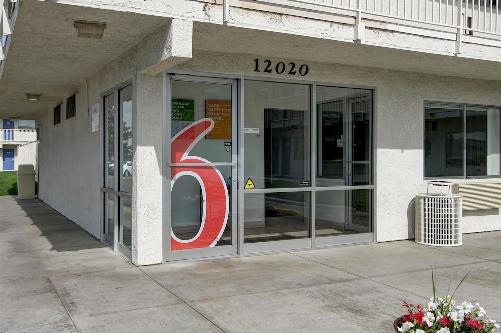 Motel6 Denver, CO - Airport 10/46