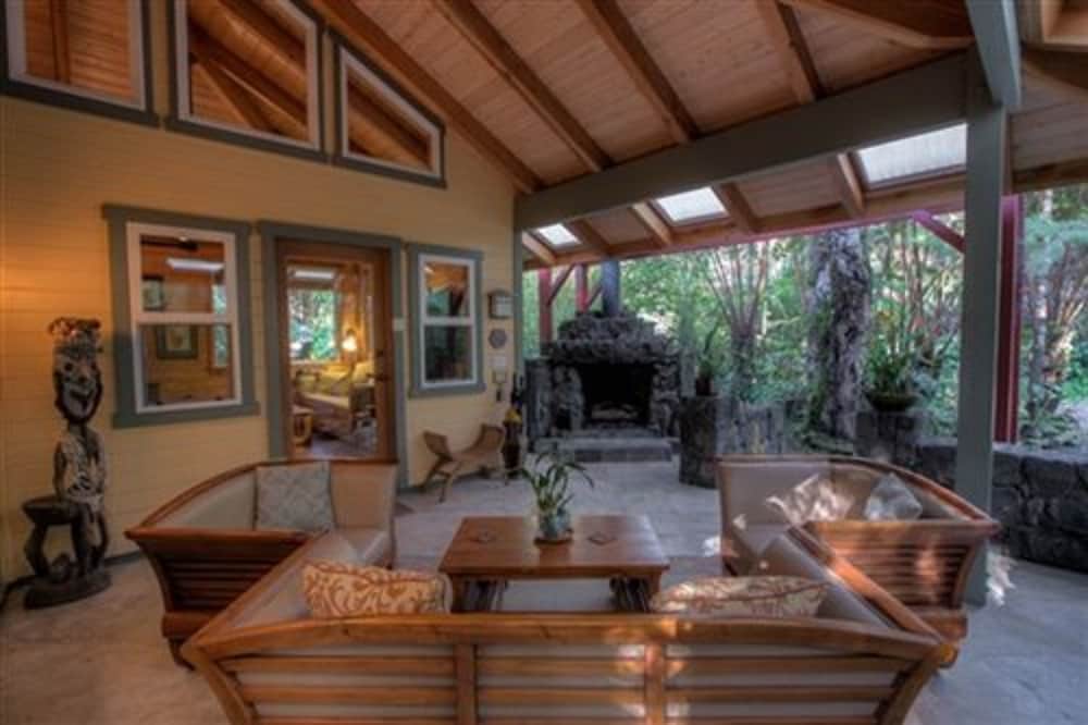 Volcano Mist Cottage 9/20