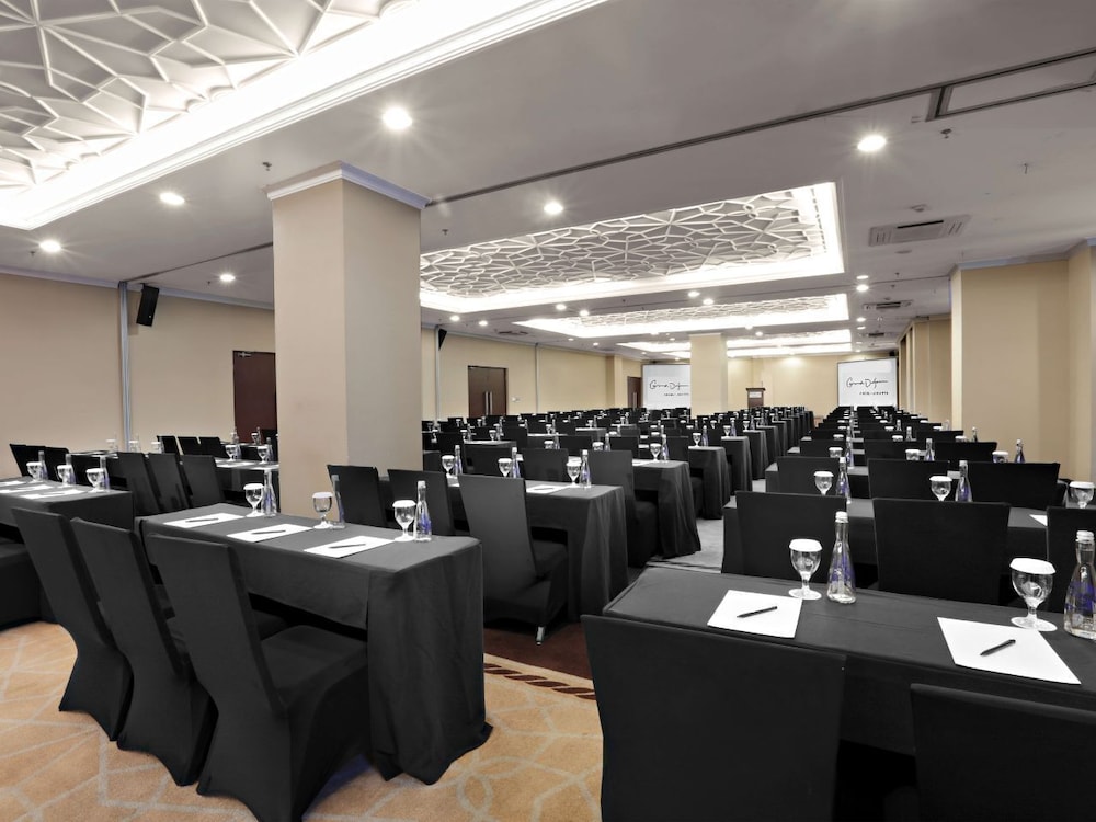 Grand Dafam Ancol Jakarta 66/74