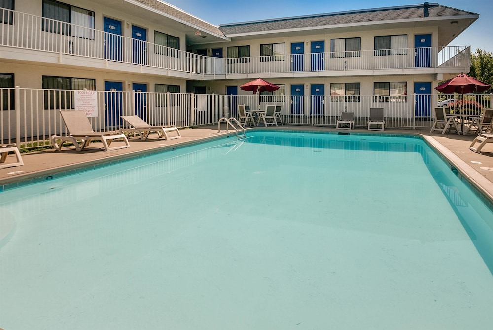 Motel6 Lenexa, KS - Kansas City Southwest 36/44