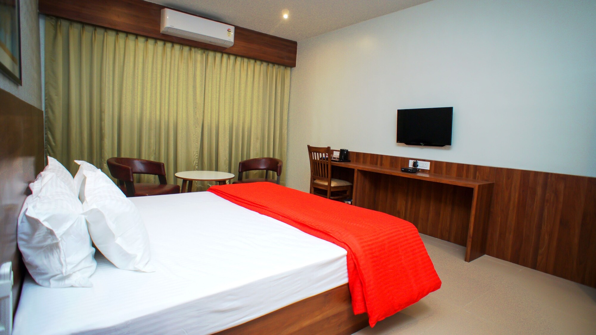 PREMIER, KING BED