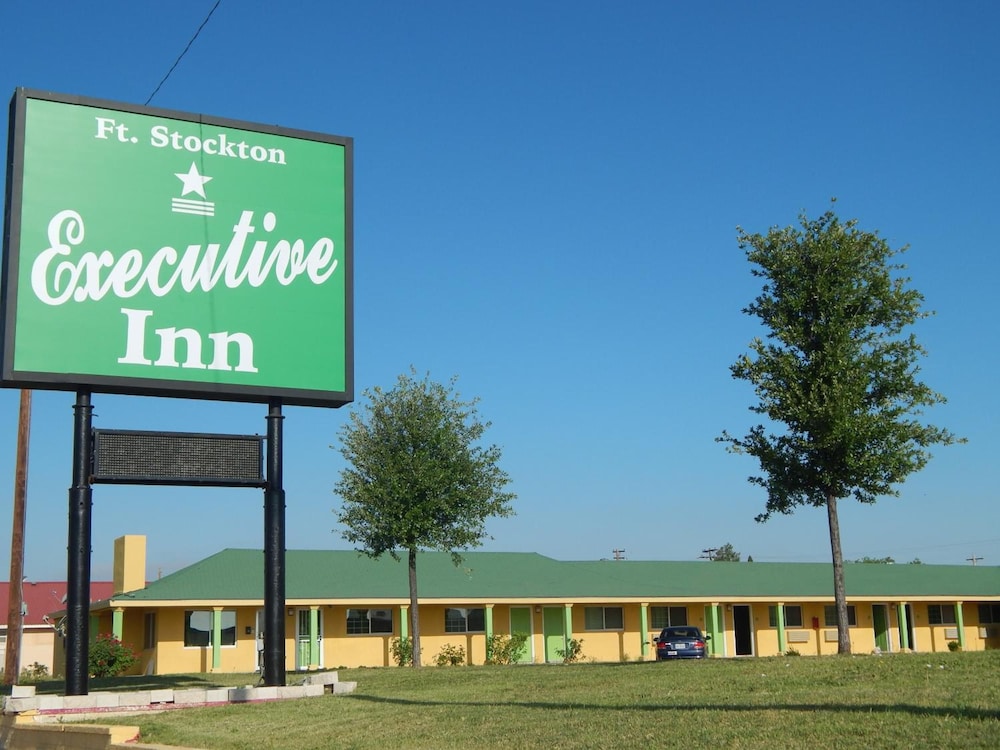 Executive Inn 3/38