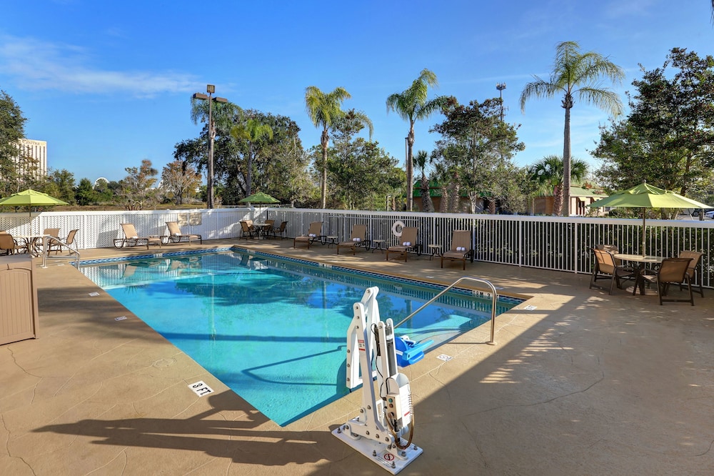 Spark by Hilton Orlando near SeaWorld 23/39