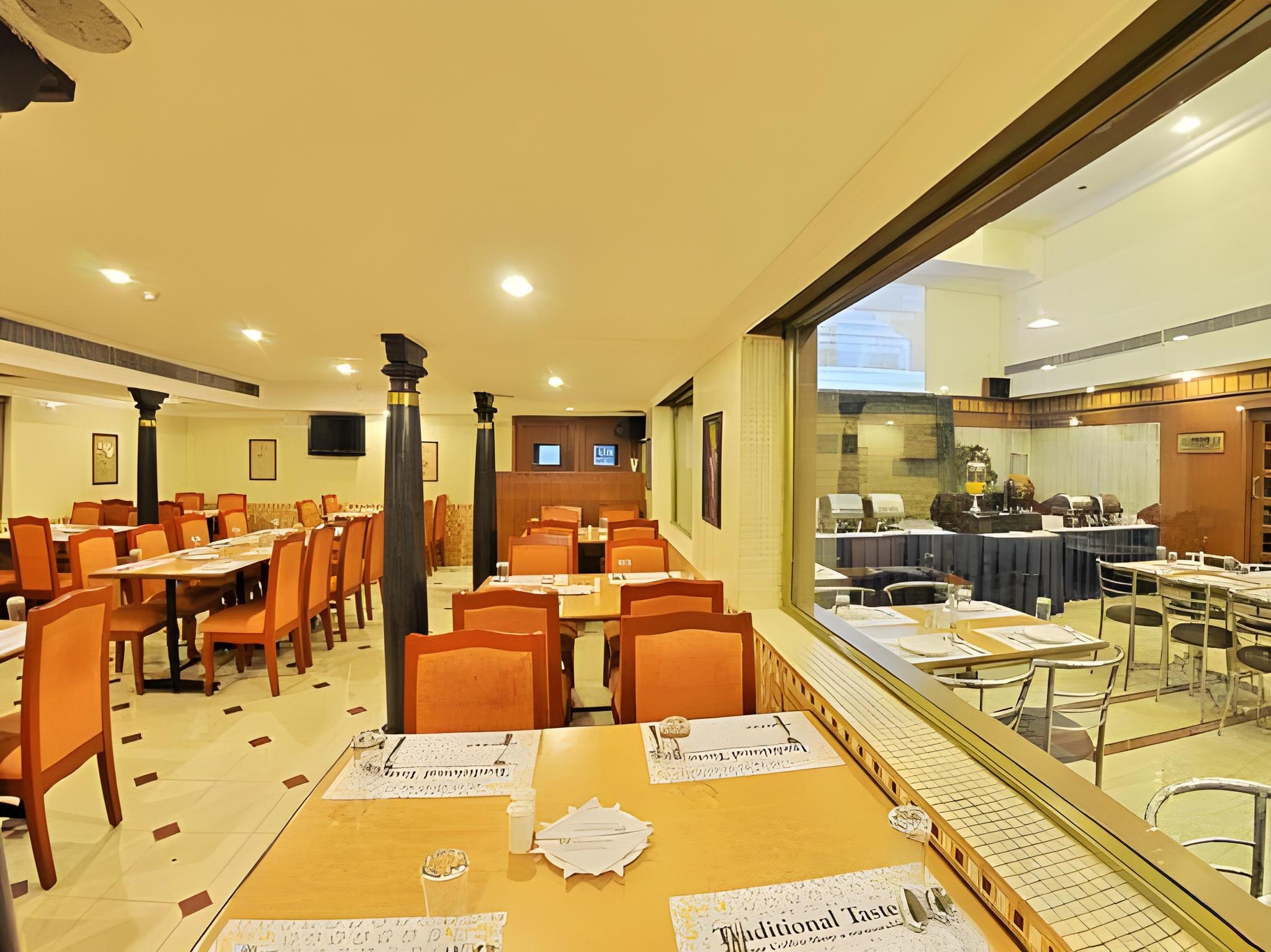 HOTEL CHANDRA PARK 32/42