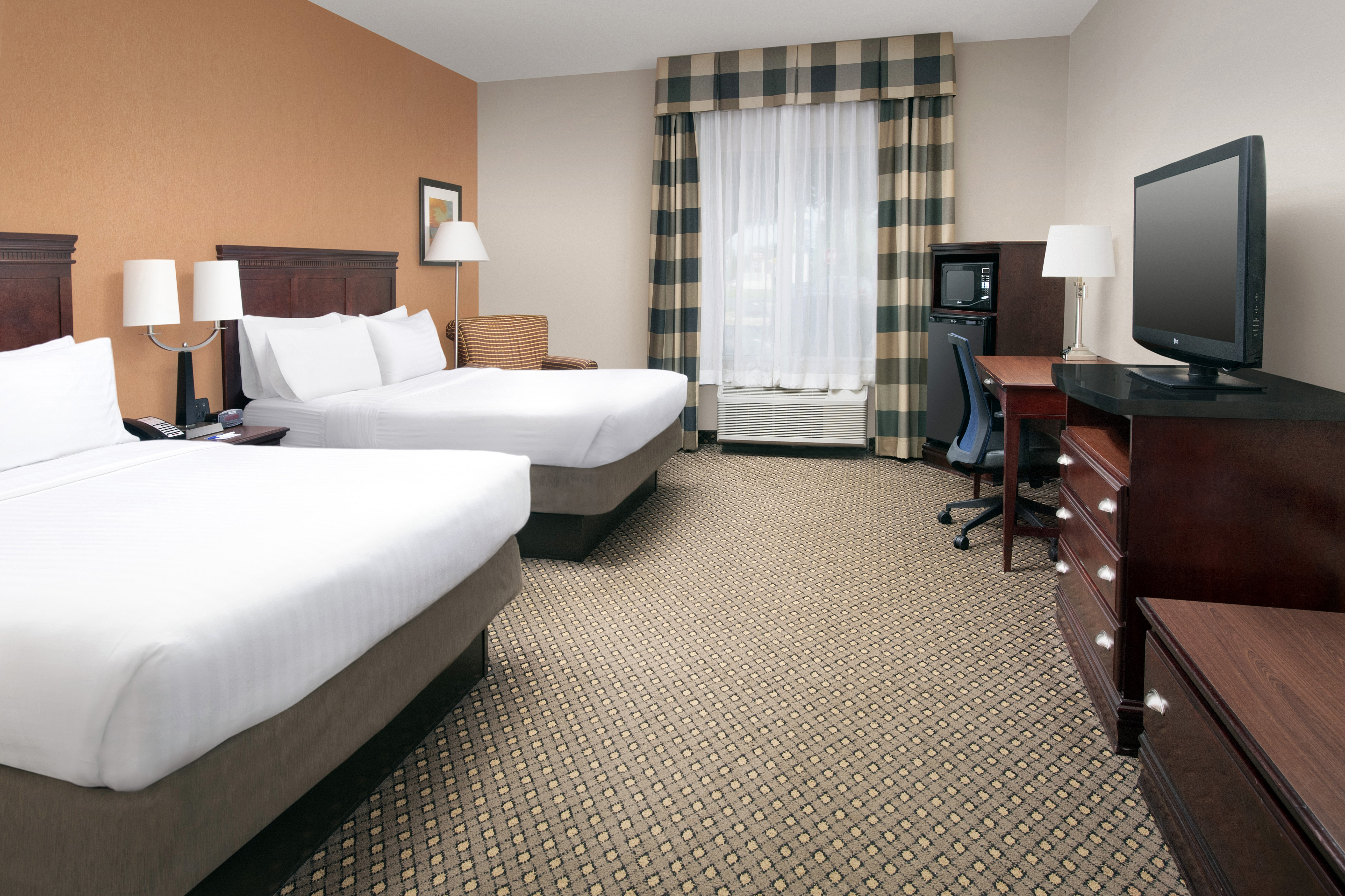 Holiday Inn Express Hotel Suites Chambersburg 24/71