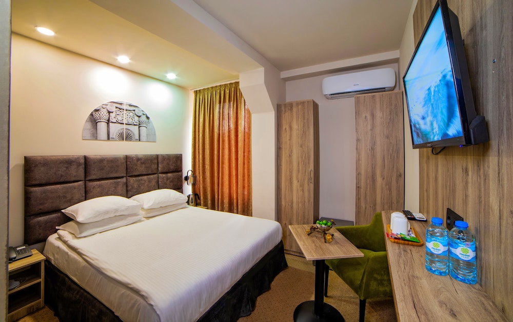 Median Hotel City Center Yerevan 25/57