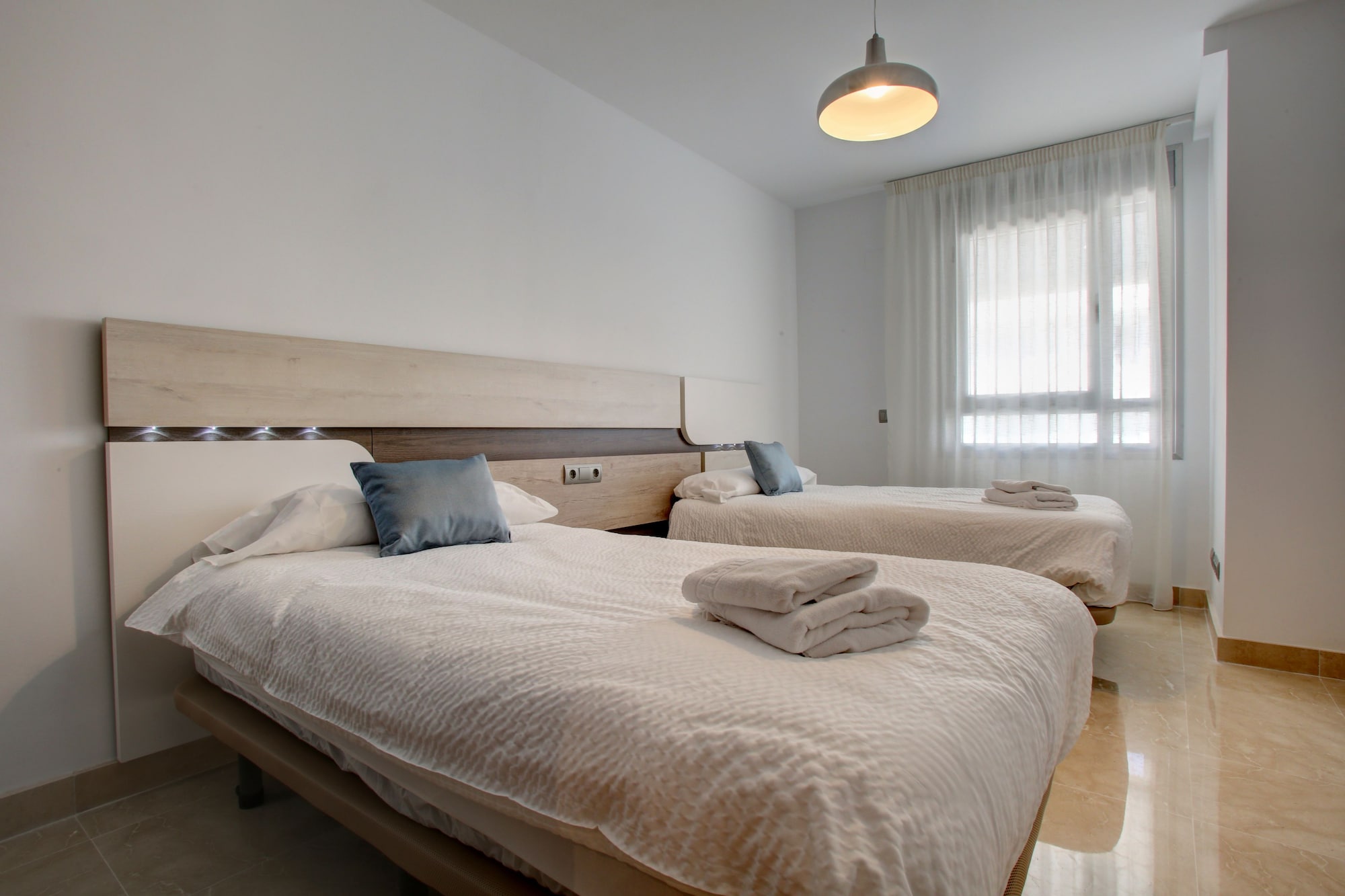 2 Bedrooms, Apartment, Queen and Twin Beds, 2 Bathrooms