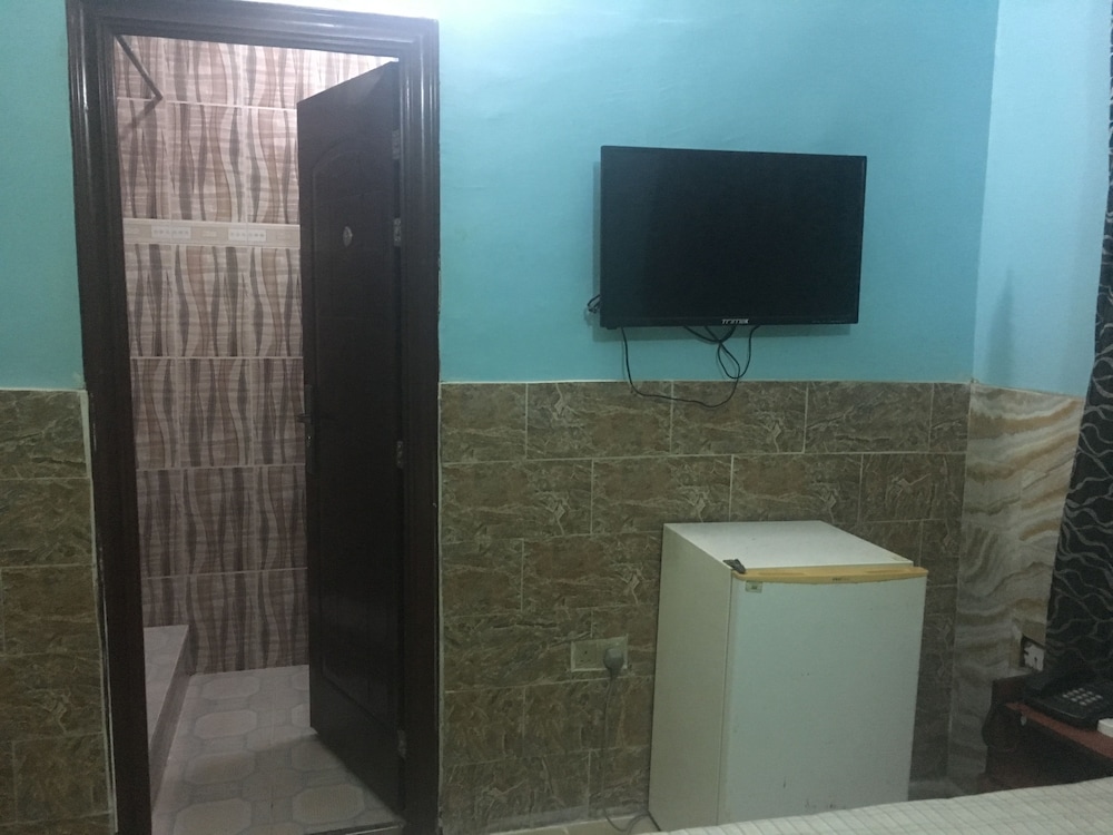 De Zone Hotel Ltd 20/26