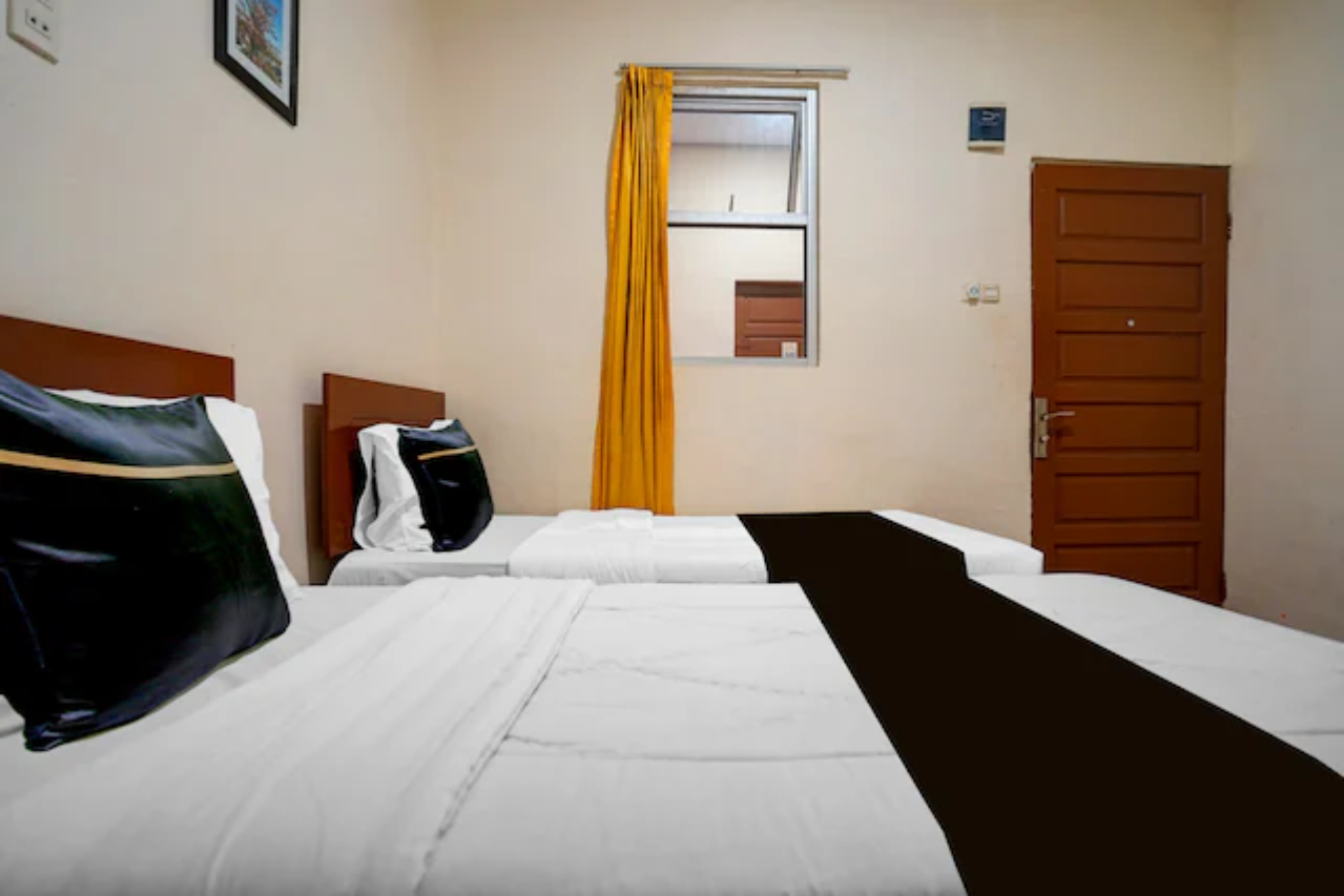 Townhouse Oak near RSUD Dr Zainoel Abidin formerly Poma Hotel 30/46