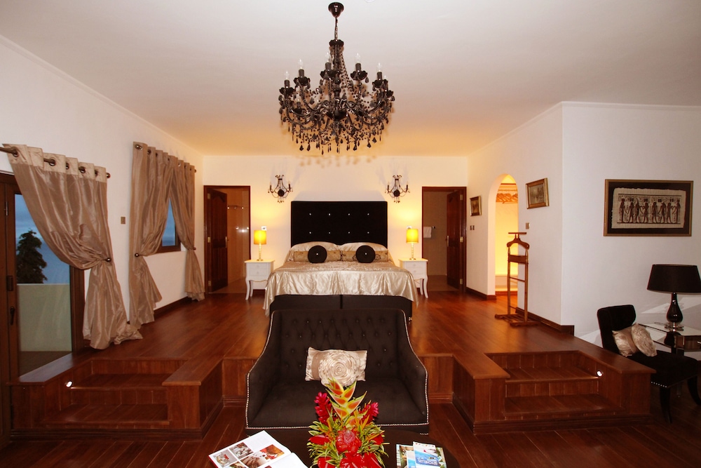 Petit Amour Villa 32/50