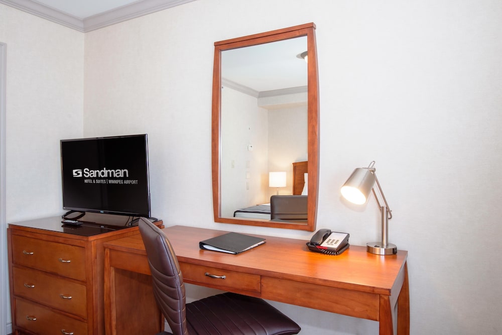 Sandman Hotel & Suites Winnipeg Airport 45/56
