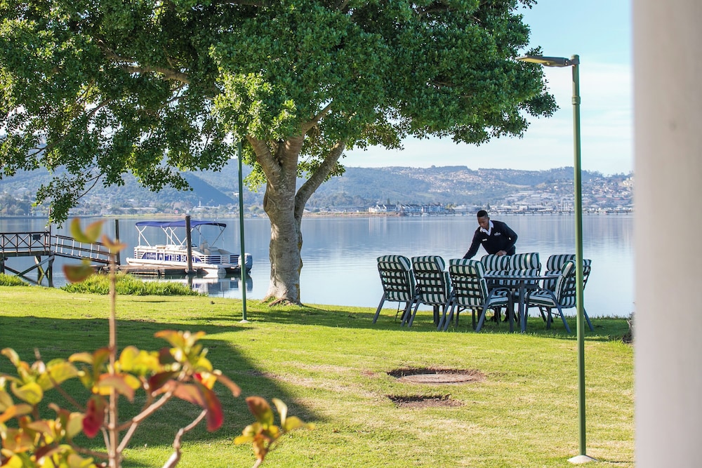 St James Of Knysna 37/50