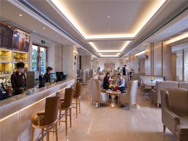 Vienna International Hotel (Chongqing Yubei District Airport) 18/19