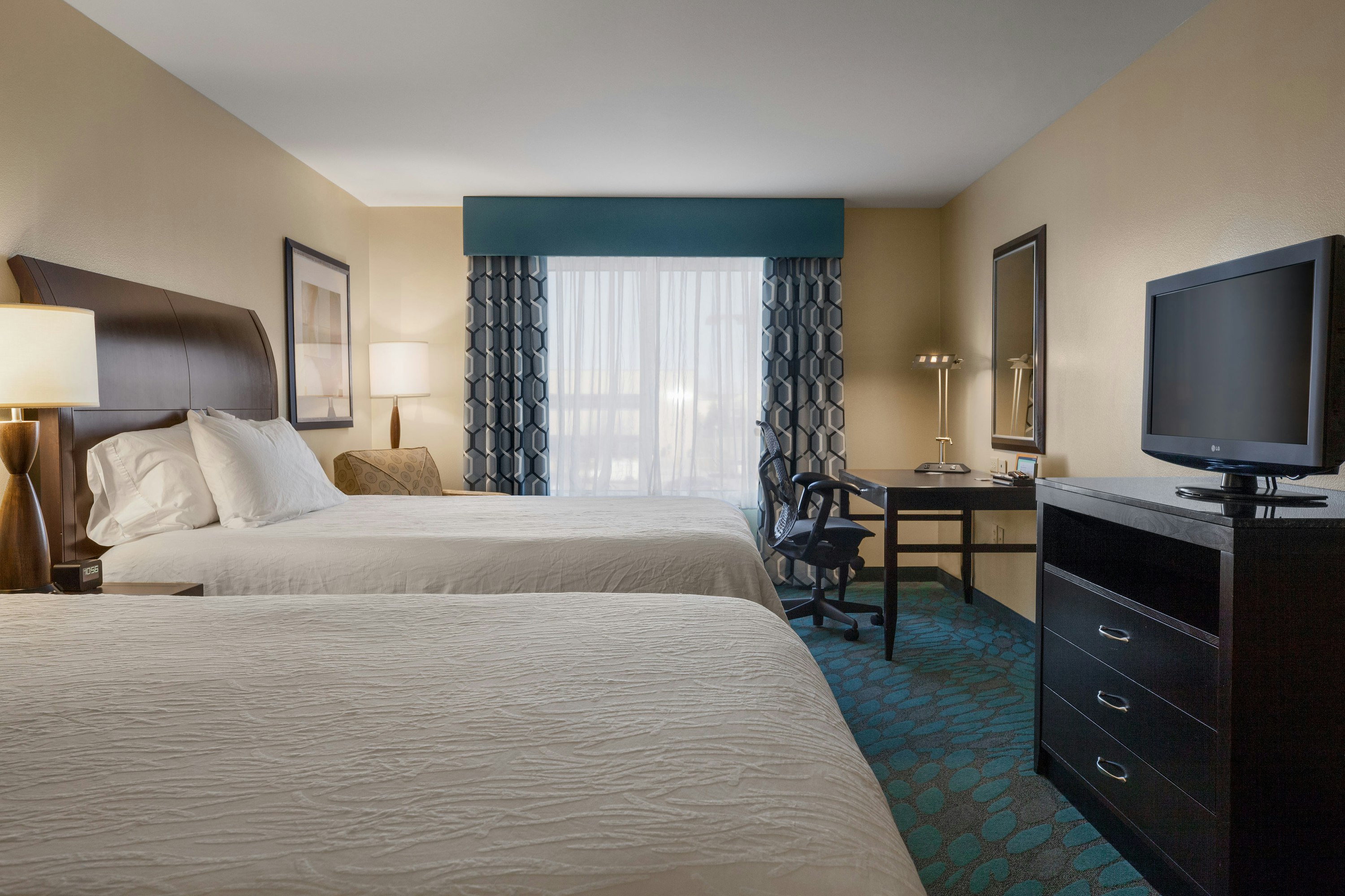 ROOM, QUEEN BED, ACCESSIBLE