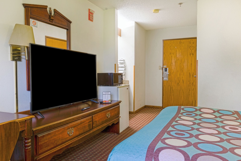Super Sleep Inn Princeton 5/45