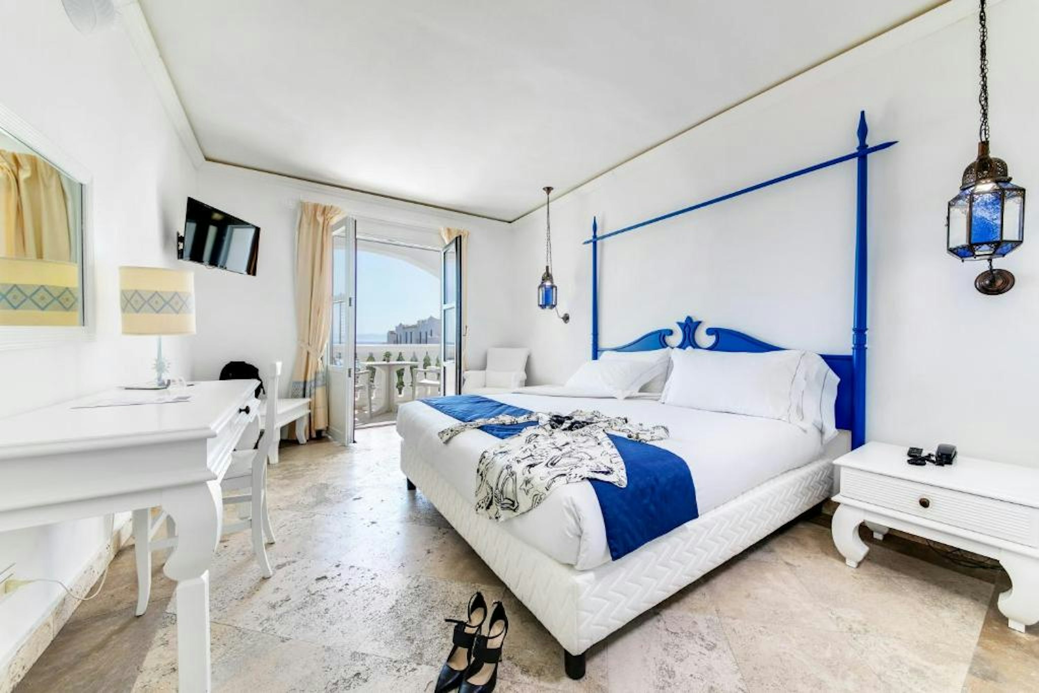 Phi Hotel Sighientu 2/18