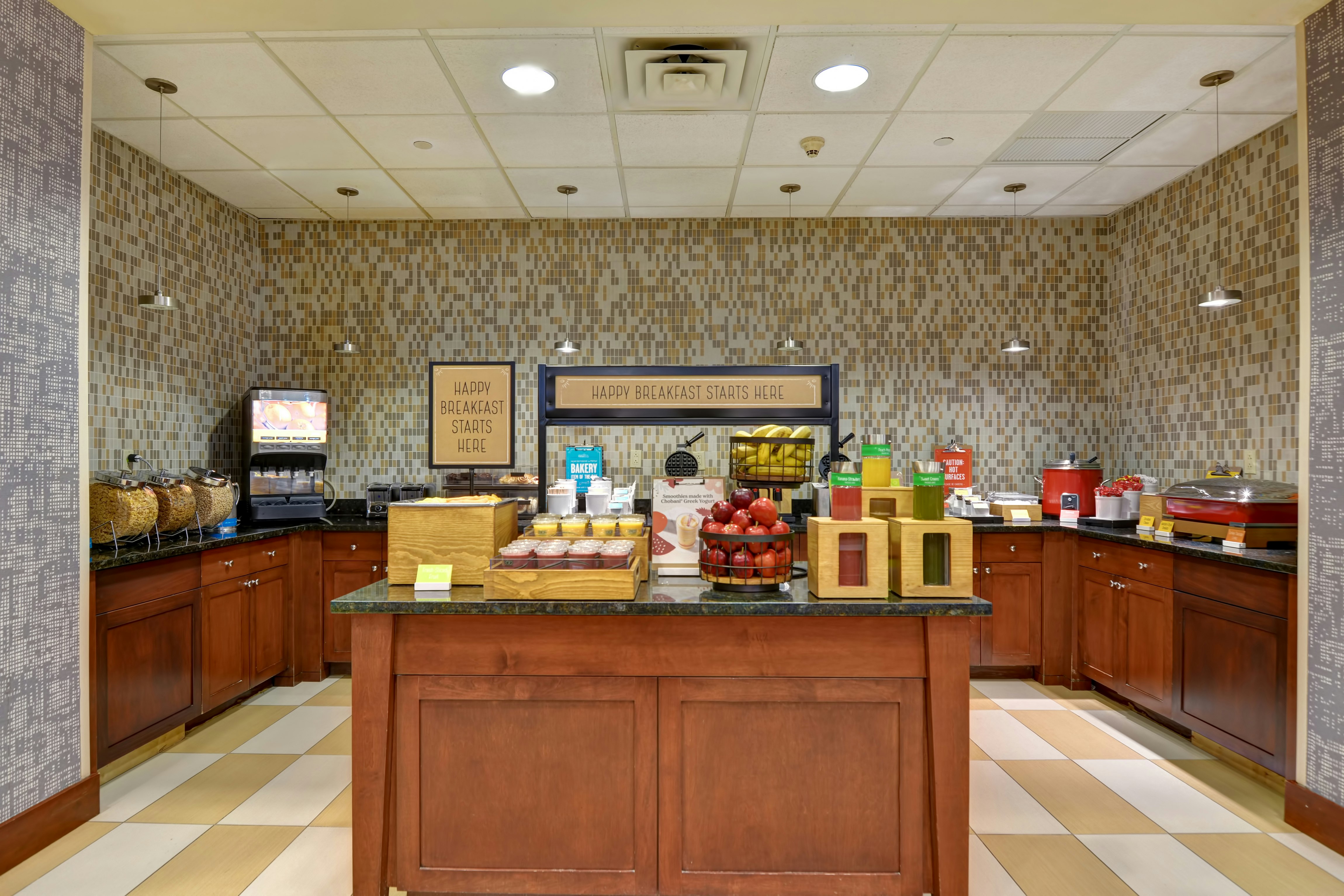 Hampton Inn Suites Newark Harrison Riverwalk 10/60
