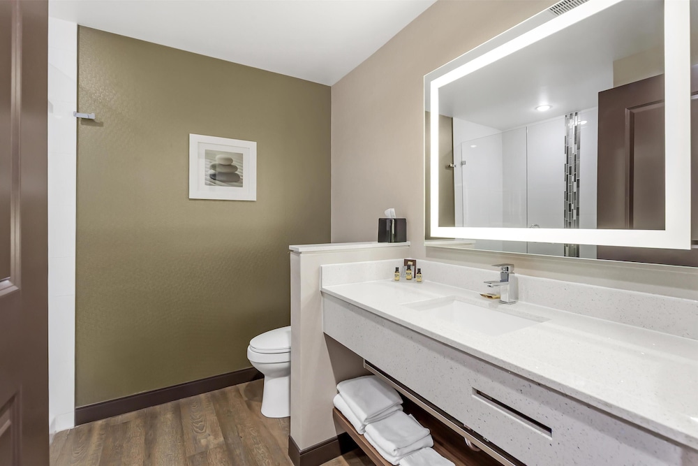 جناح بسريرين مزدوجين، Best Western Plus Hinton Inn and Suites 5/9