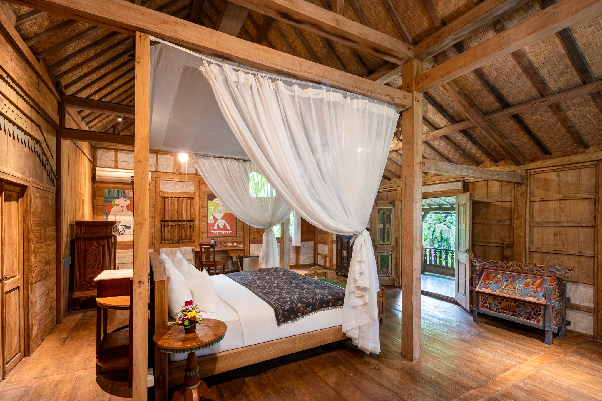 WOODEN, SUITE