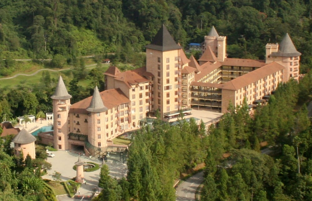 The Chateau Spa & Wellness Resort 56/60