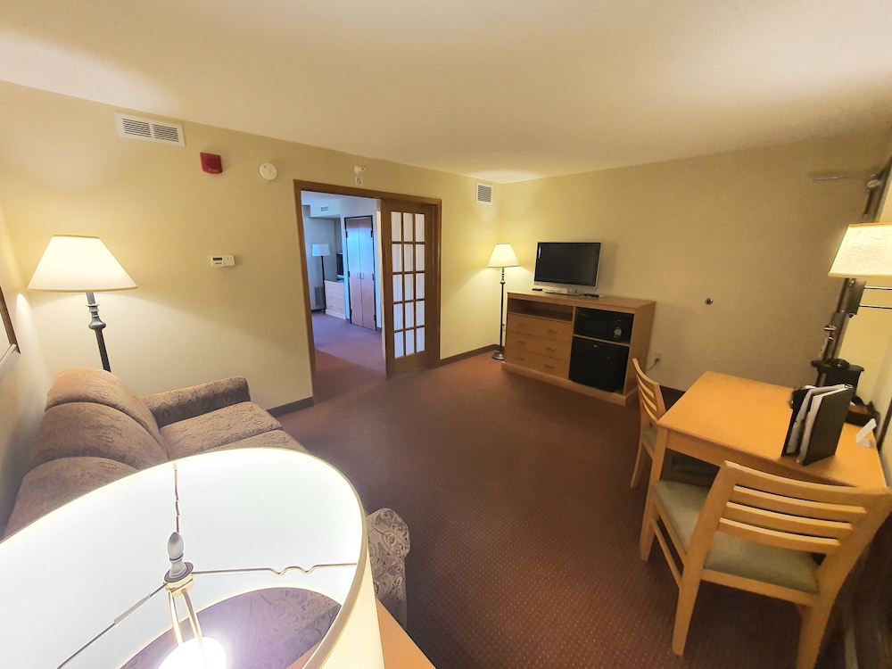 AmericInn by Wyndham Waconia 57/80