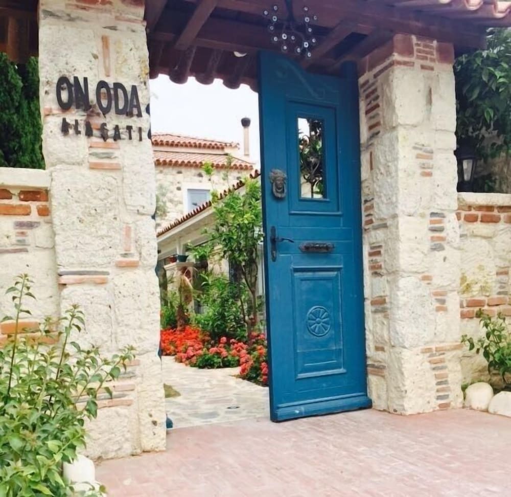 Alacati Onoda Hotel 4/34