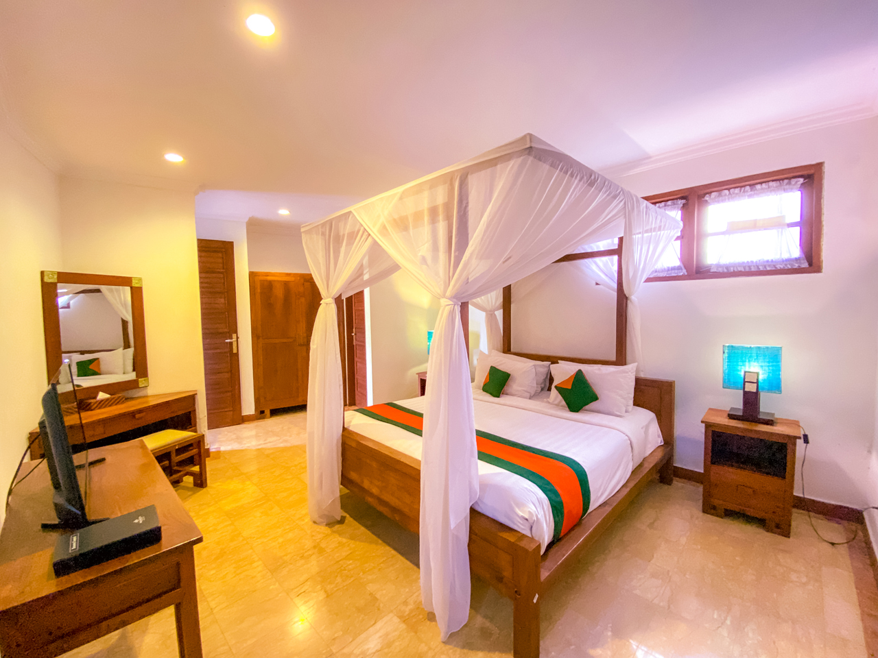 3 Bedrooms, Pool, Villa