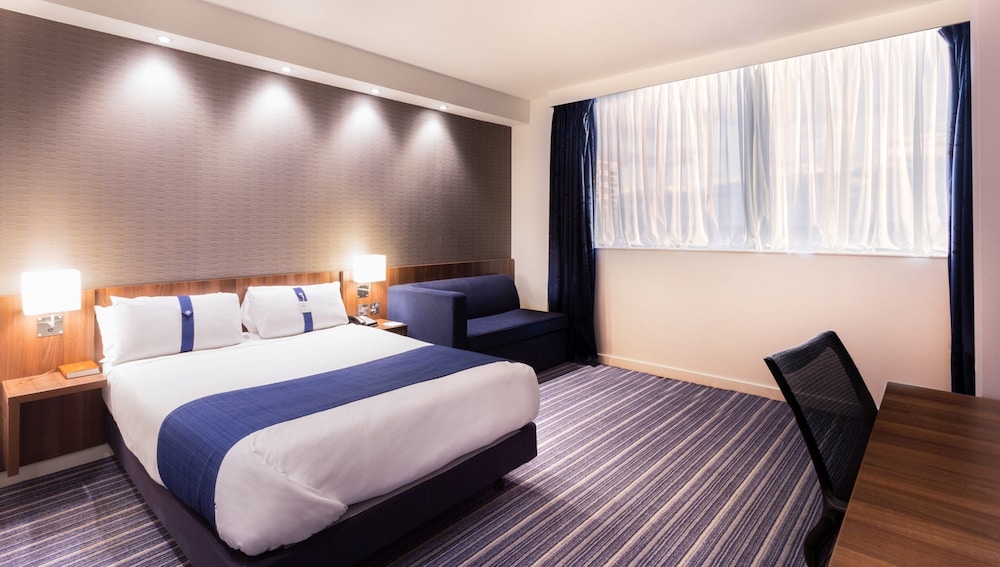 Holiday Inn Express Wakefield 10/48