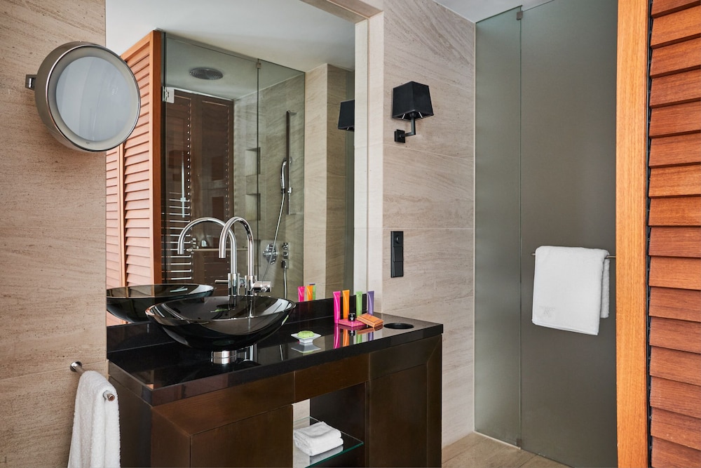 PREMIUM, DOUBLE BED, CITY VIEW