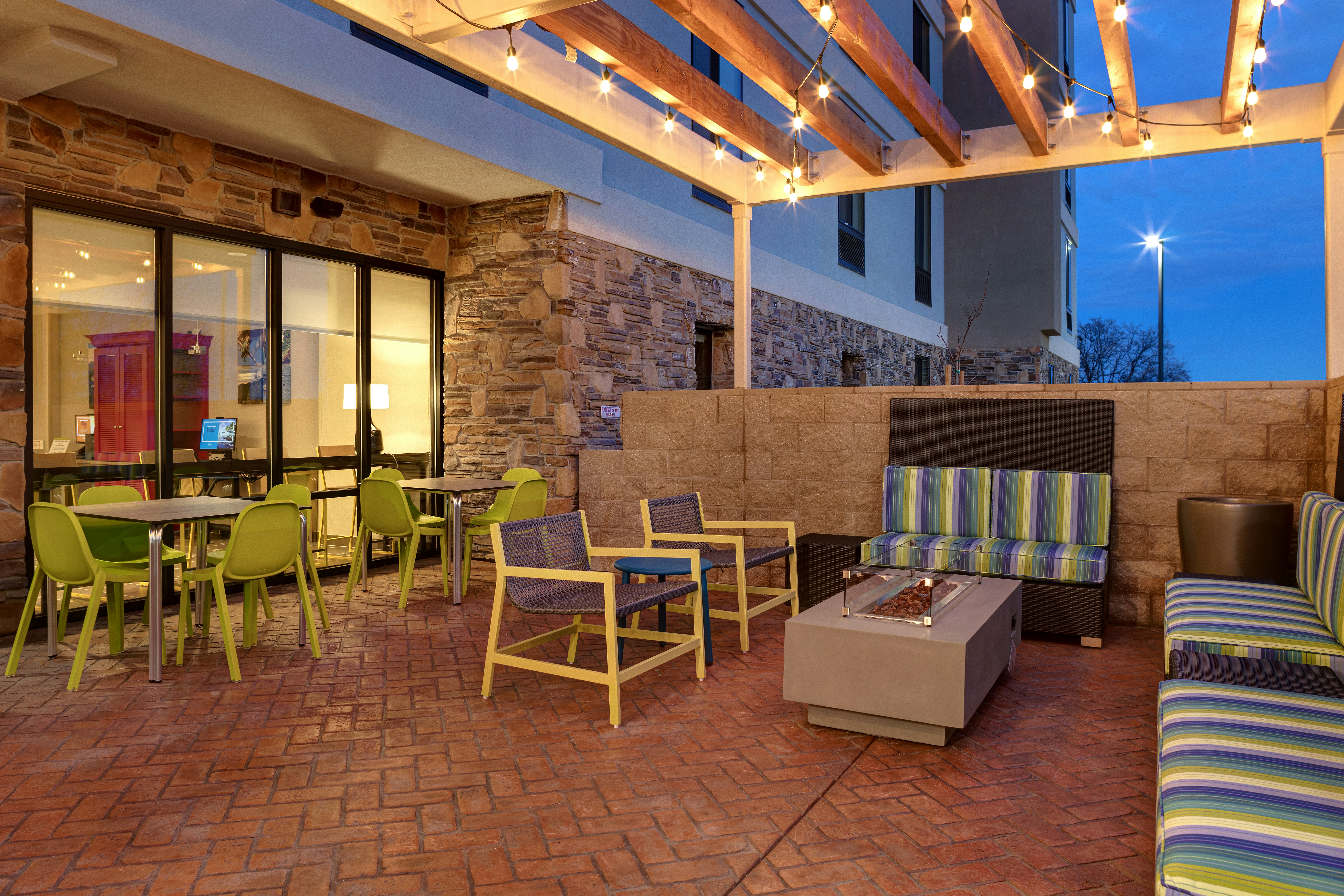 Home2 Suites by Hilton Redding 13/24