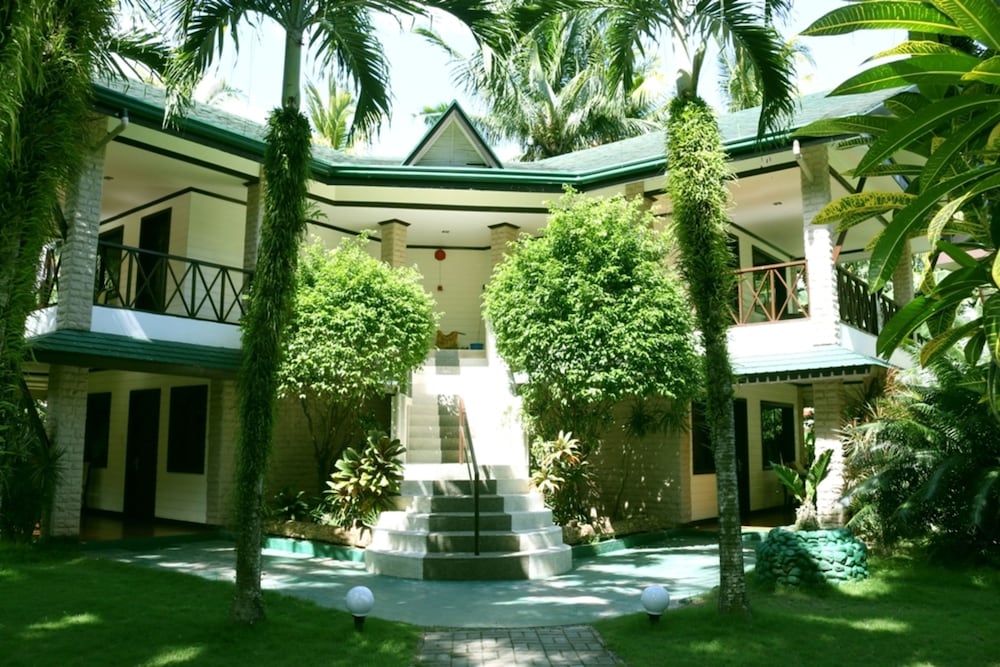 Paradise Garden Resort Hotel and Convention Center 45/50