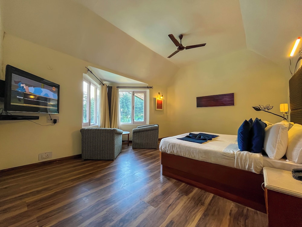 Golden Tulip Manali 16/92
