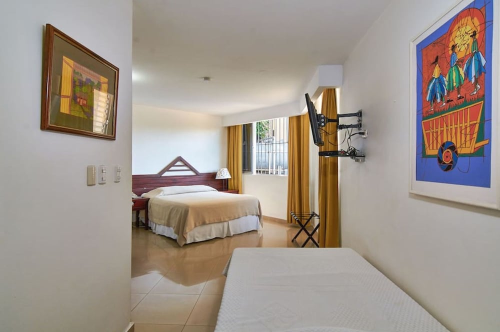 HOTEL PLAZA DEL SOL 12/60