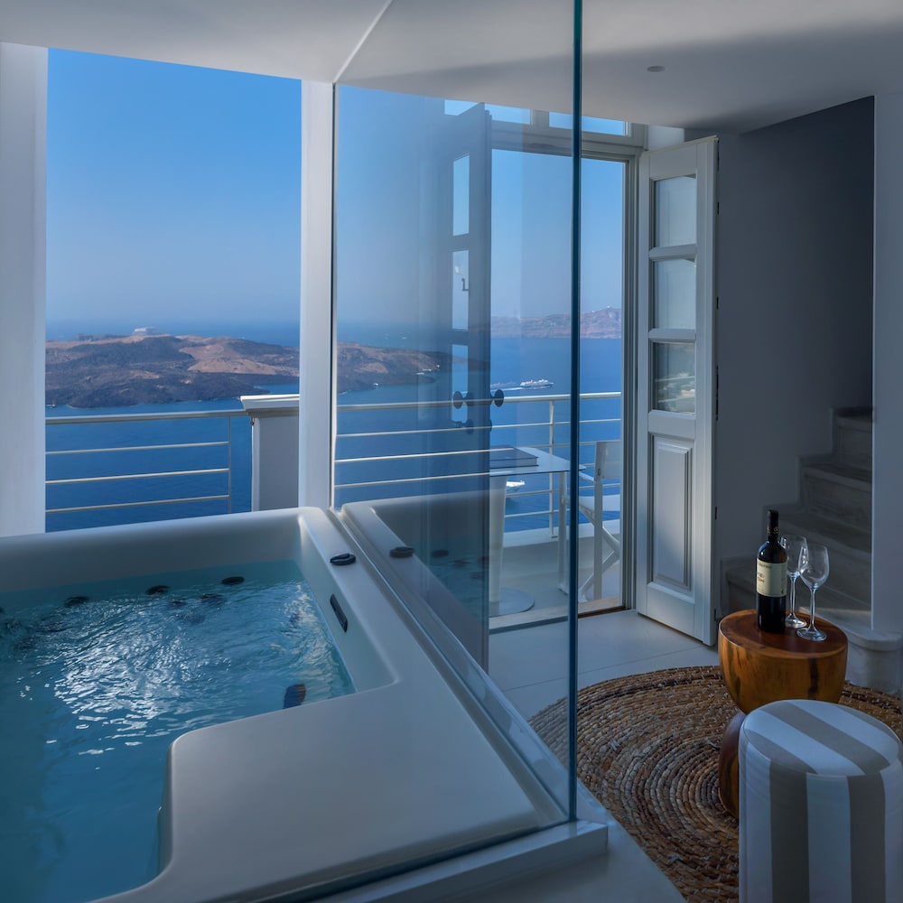 Nefeles Luxury Suites 27/49