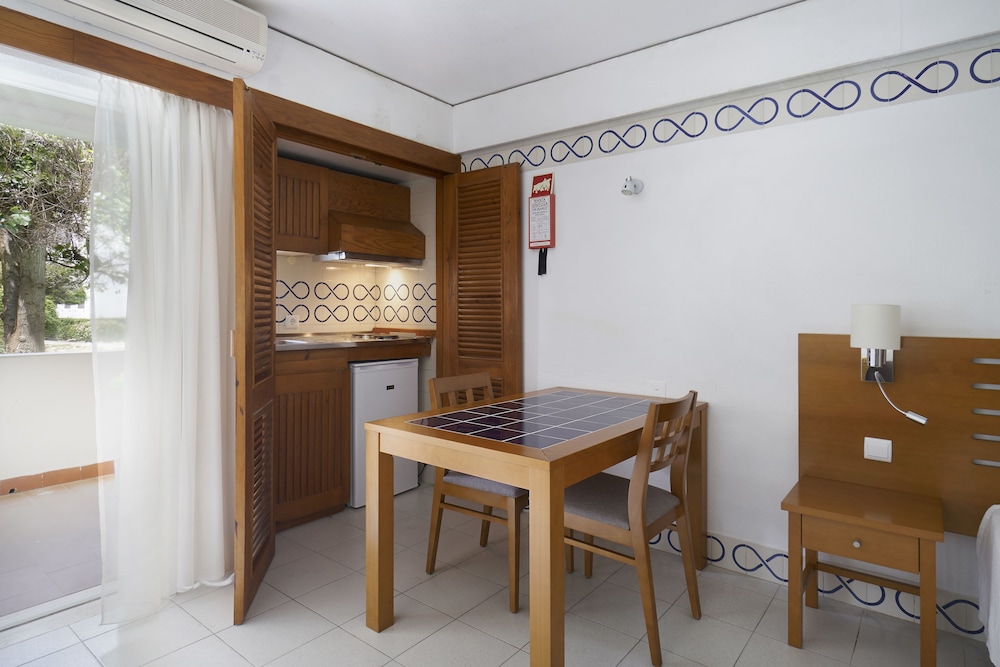 Golden Club Cabanas 44/64