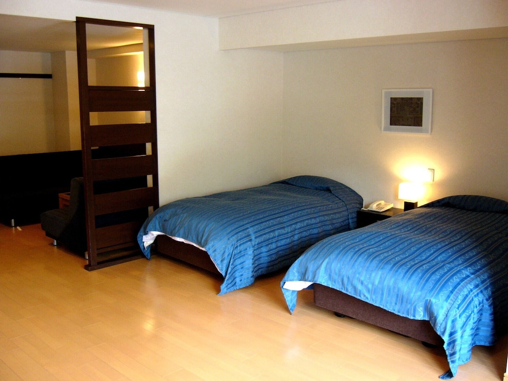 ROOM ASSIGNED ON ARRIVAL