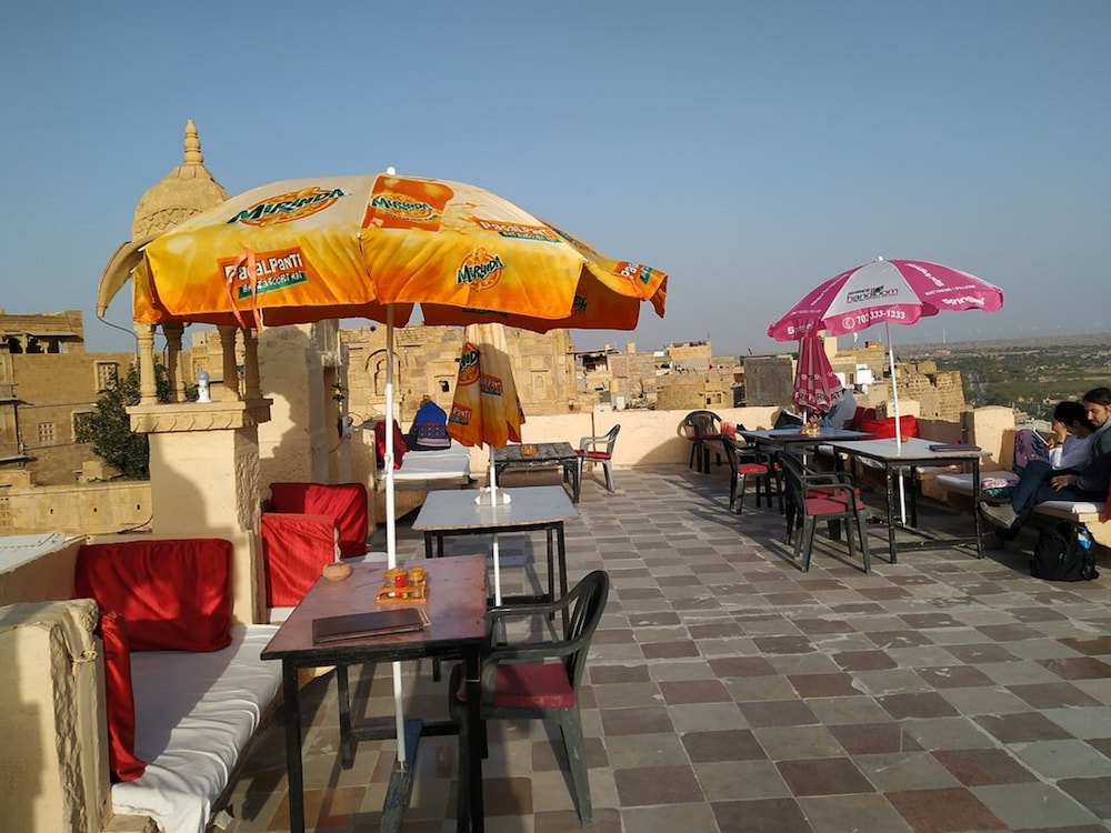 Vista Rooms at Old Royal Palace 24/38