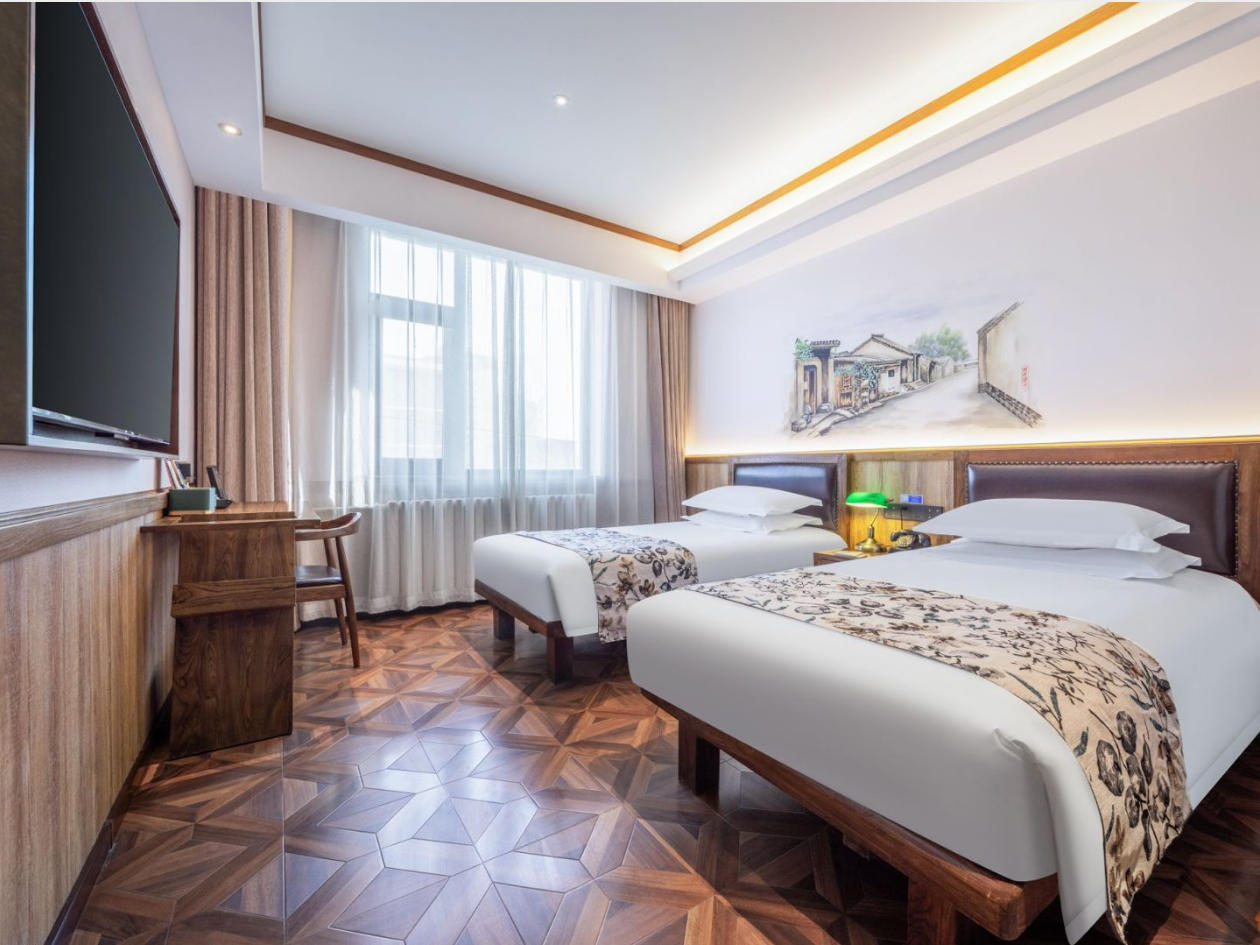 Room at Nostalgia Hotel (Beijing Guomao Jinsongpingyuan Metro Station), BEIJING