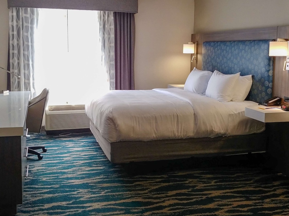 Comfort Inn and Suites Greenville 7/40